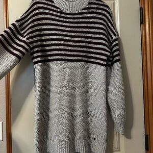 Long volcom sweater